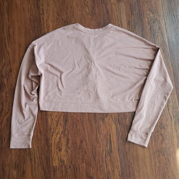 Vuori Pink Chic Edgy Feminine Athleisure Lounge Long Sleeve Crop Top Size Medium - Picture 5 of 5